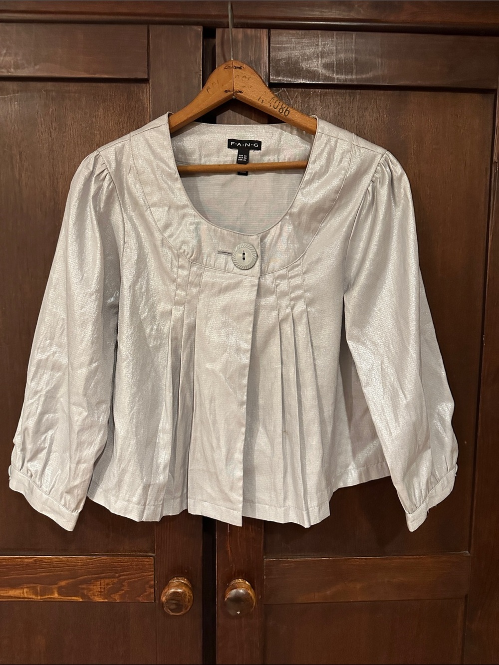 F•A•N•G • Women’s cropped silver suit blazer • jacket